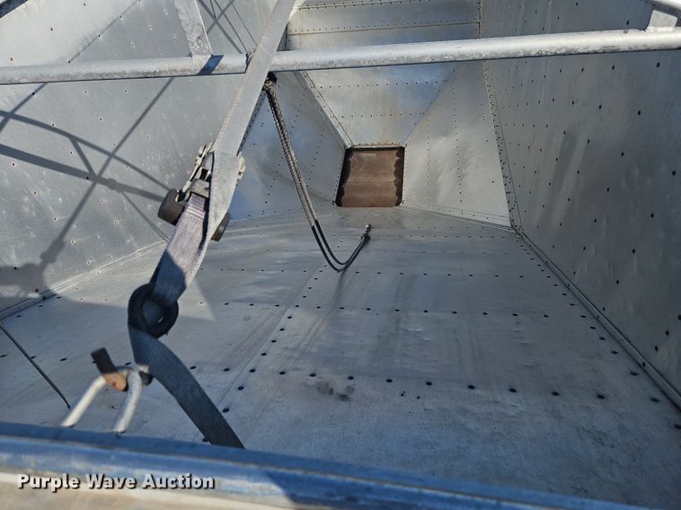 image for item DP2456 1993 Wilson DWH-200  grain trailer