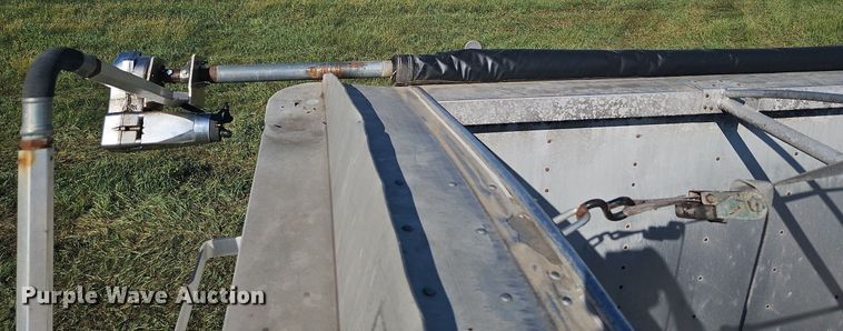 image for item DP2456 1993 Wilson DWH-200  grain trailer