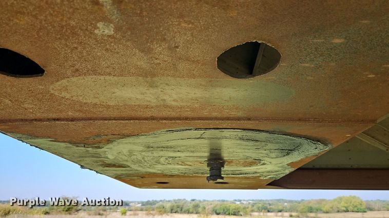 image for item DP2456 1993 Wilson DWH-200  grain trailer