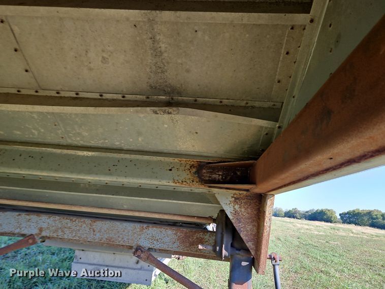 image for item DP2456 1993 Wilson DWH-200  grain trailer