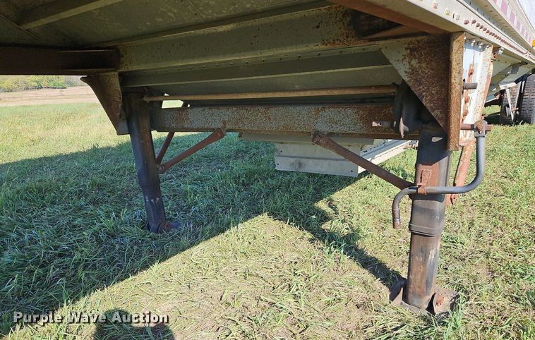 image for item DP2456 1993 Wilson DWH-200  grain trailer
