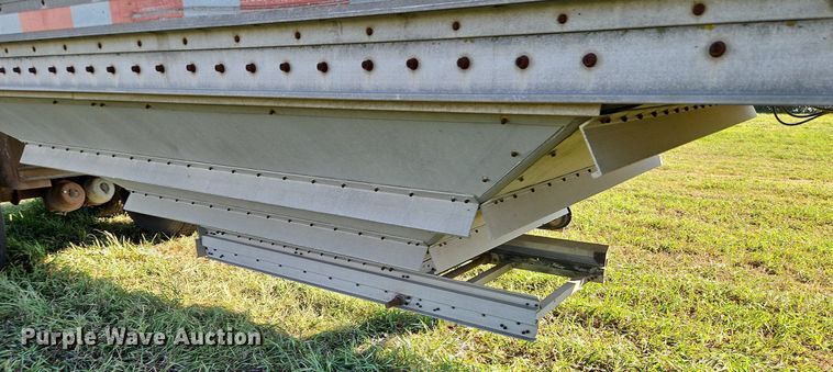 image for item DP2456 1993 Wilson DWH-200  grain trailer