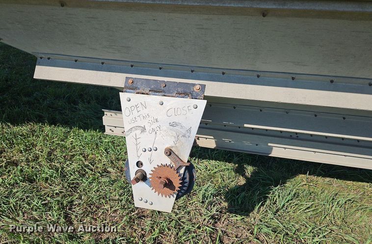 image for item DP2456 1993 Wilson DWH-200  grain trailer