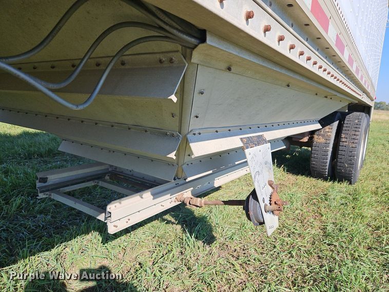 image for item DP2456 1993 Wilson DWH-200  grain trailer