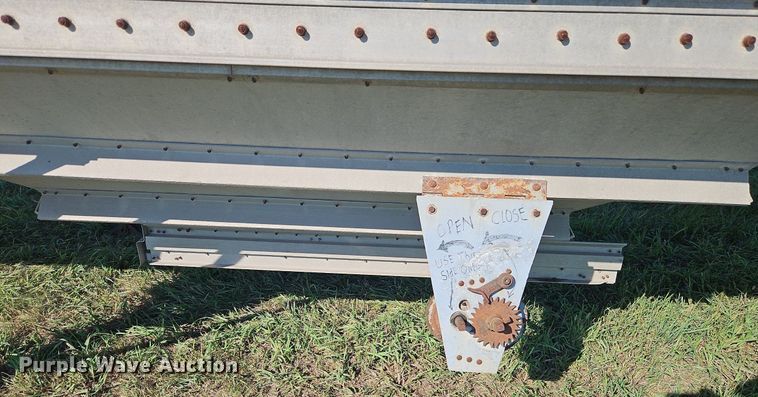 image for item DP2456 1993 Wilson DWH-200  grain trailer