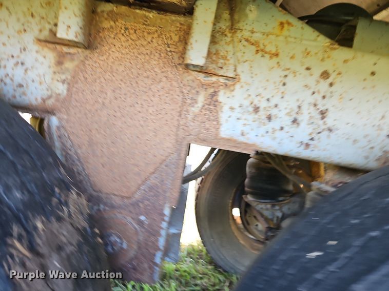 image for item DP2456 1993 Wilson DWH-200  grain trailer