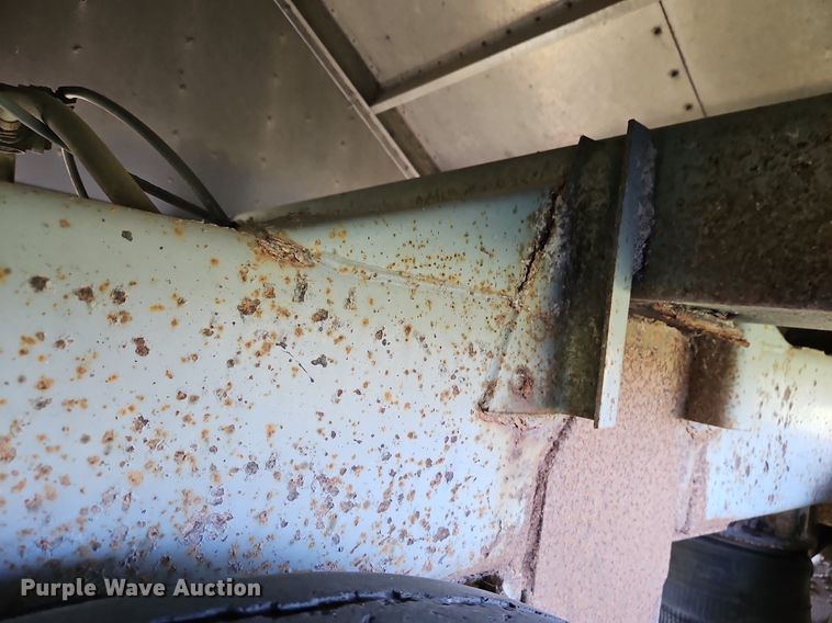 image for item DP2456 1993 Wilson DWH-200  grain trailer