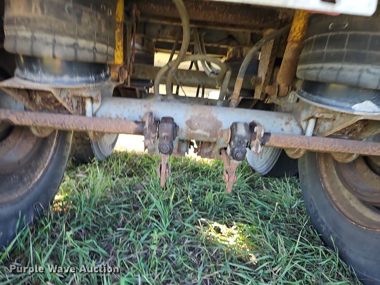 image for item DP2456 1993 Wilson DWH-200  grain trailer