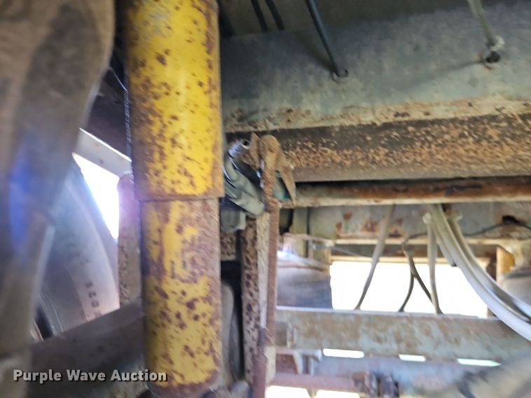 image for item DP2456 1993 Wilson DWH-200  grain trailer