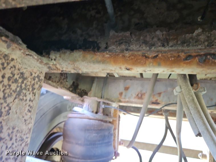 image for item DP2456 1993 Wilson DWH-200  grain trailer