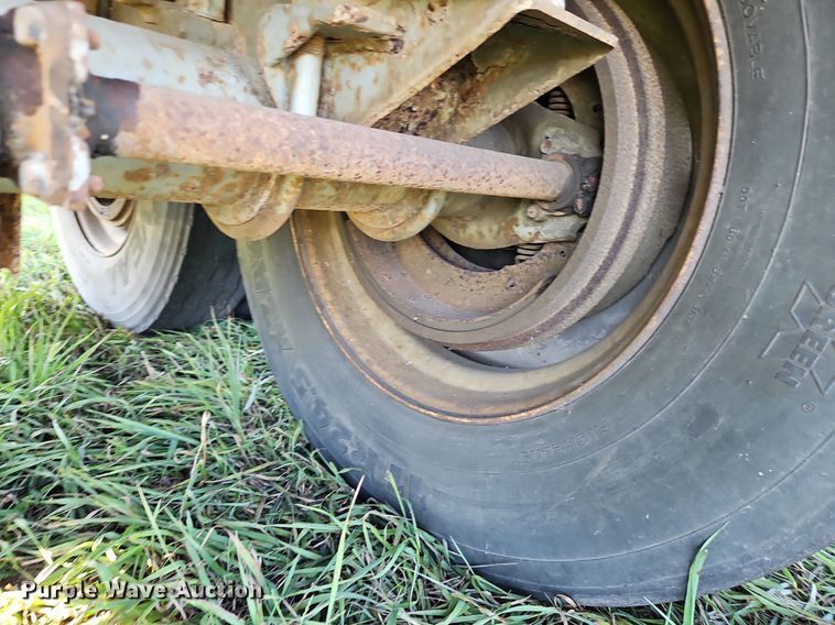 image for item DP2456 1993 Wilson DWH-200  grain trailer
