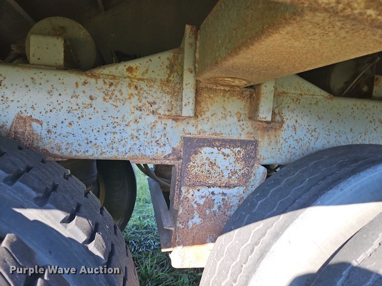 image for item DP2456 1993 Wilson DWH-200  grain trailer