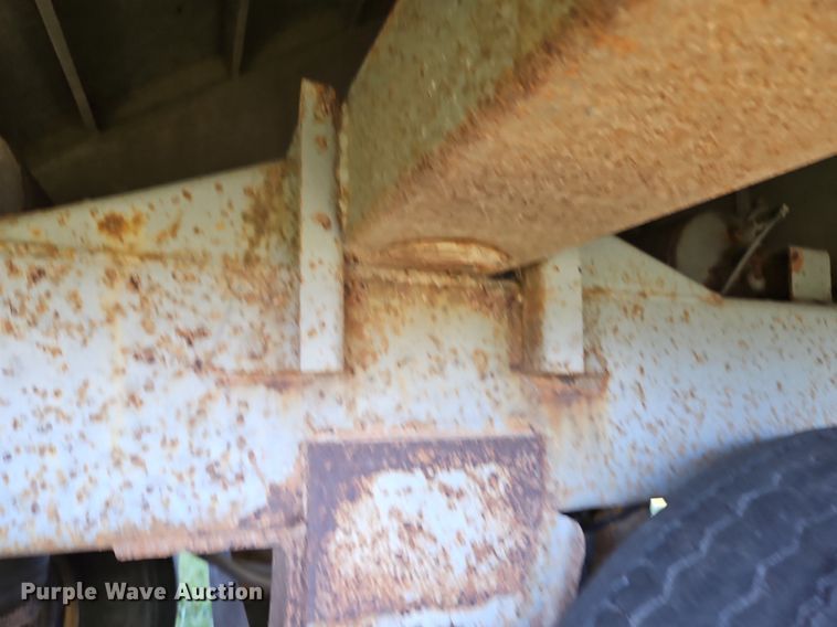 image for item DP2456 1993 Wilson DWH-200  grain trailer