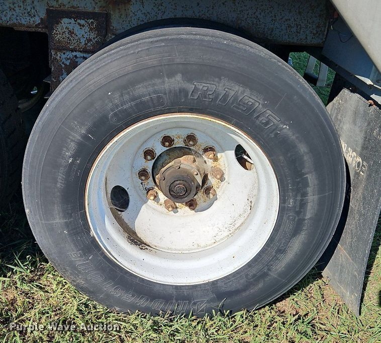 image for item DP2456 1993 Wilson DWH-200  grain trailer