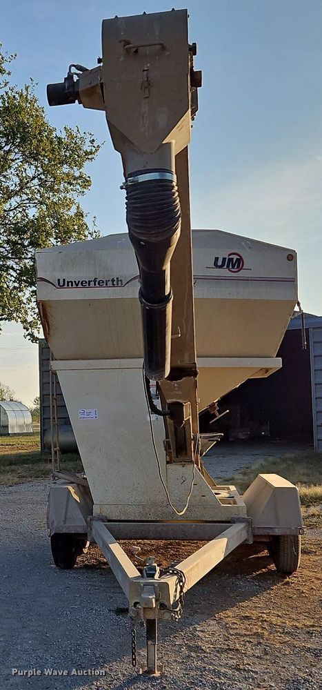 image for item DP2463 Unverterth Seedrunner 3750  seed tender