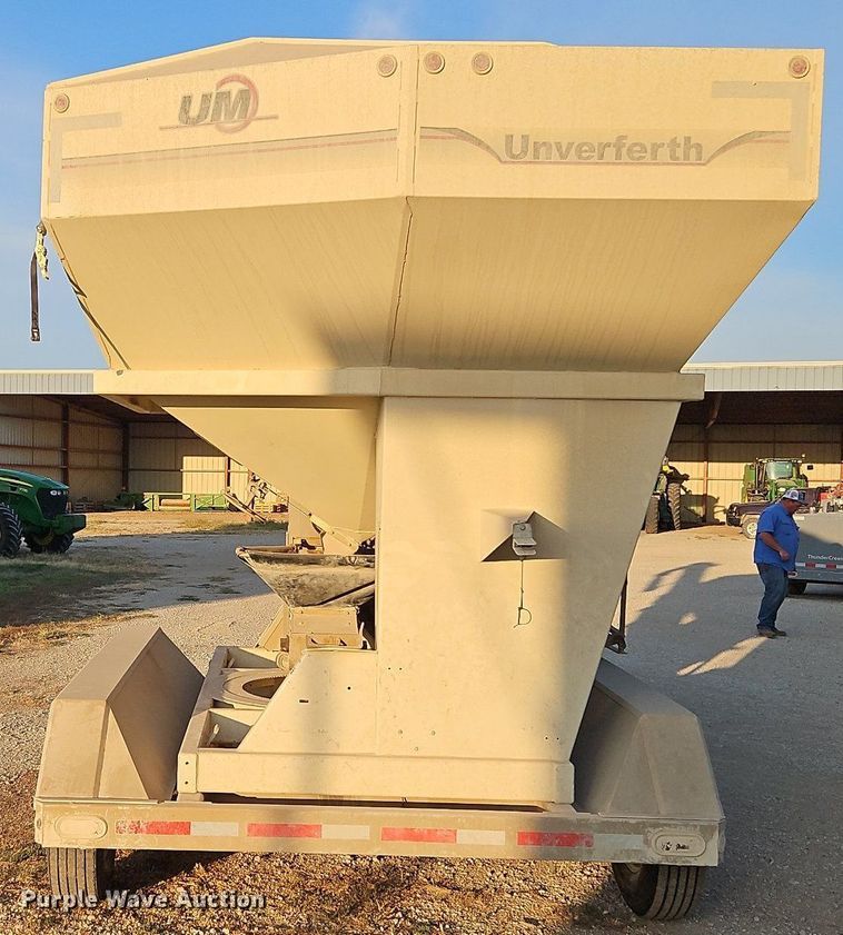 image for item DP2463 Unverterth Seedrunner 3750  seed tender