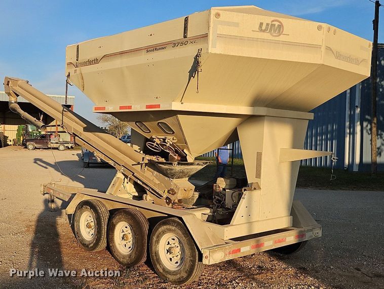 image for item DP2463 Unverterth Seedrunner 3750  seed tender