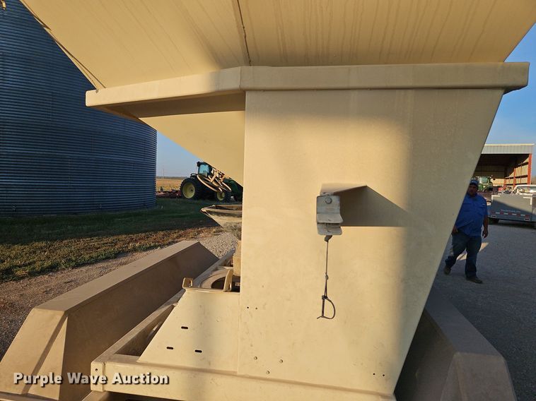 image for item DP2463 Unverterth Seedrunner 3750  seed tender