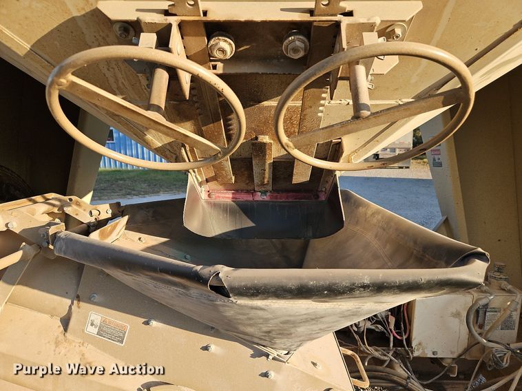 image for item DP2463 Unverterth Seedrunner 3750  seed tender