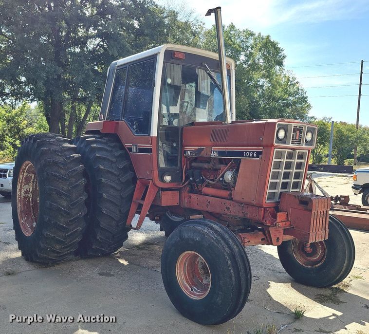 image for item DQ1185 1979 International 1086  tractor