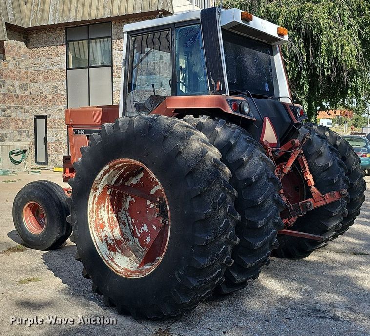 image for item DQ1185 1979 International 1086  tractor