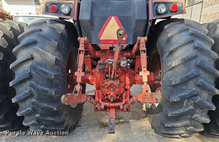 image for item DQ1185 1979 International 1086  tractor