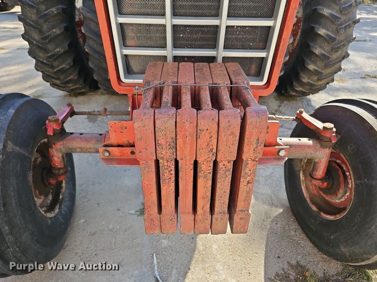 image for item DQ1185 1979 International 1086  tractor