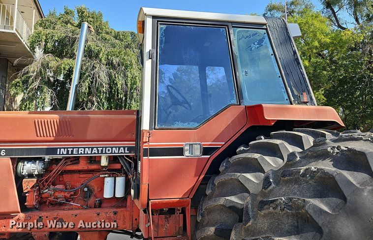 image for item DQ1185 1979 International 1086  tractor