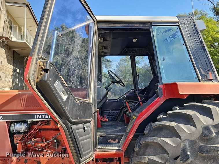 image for item DQ1185 1979 International 1086  tractor