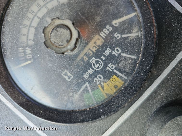 image for item DQ1185 1979 International 1086  tractor