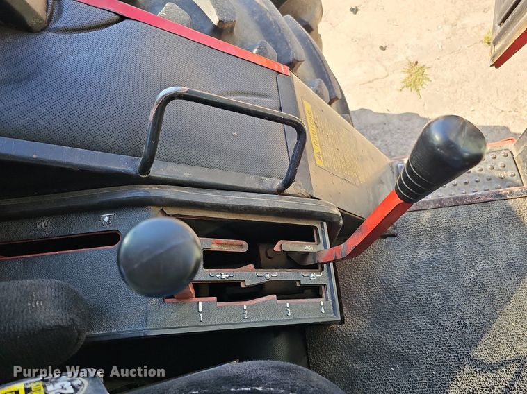 image for item DQ1185 1979 International 1086  tractor