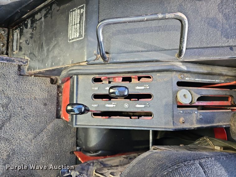 image for item DQ1185 1979 International 1086  tractor