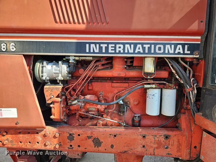 image for item DQ1185 1979 International 1086  tractor