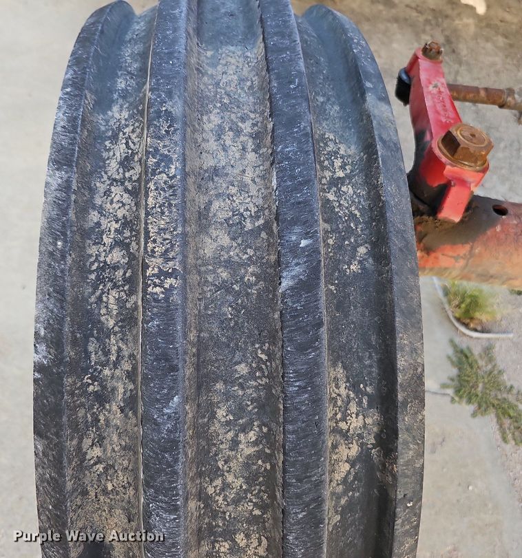 image for item DQ1185 1979 International 1086  tractor