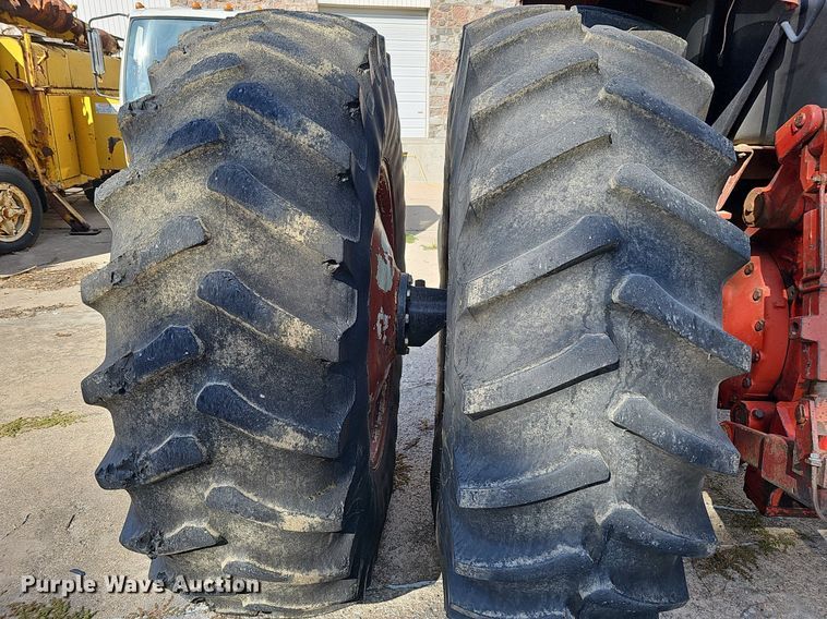 image for item DQ1185 1979 International 1086  tractor