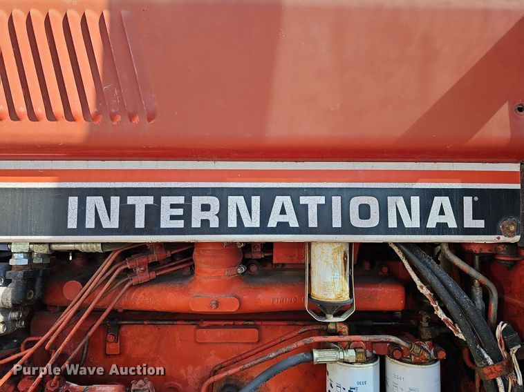 image for item DQ1185 1979 International 1086  tractor