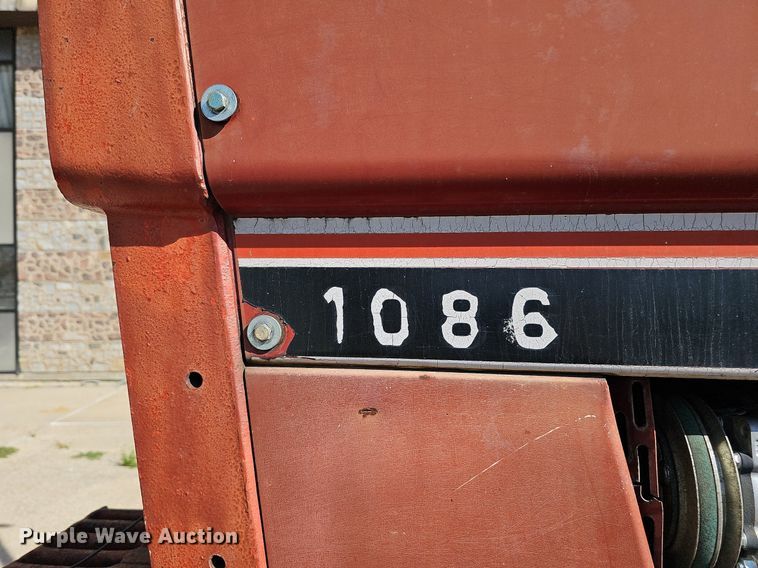 image for item DQ1185 1979 International 1086  tractor
