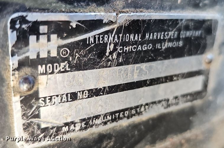 image for item DQ1185 1979 International 1086  tractor