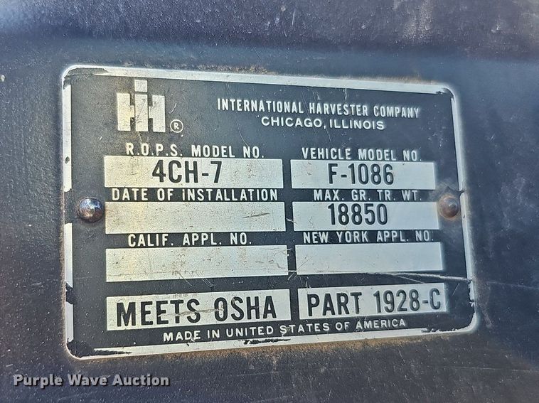 image for item DQ1185 1979 International 1086  tractor