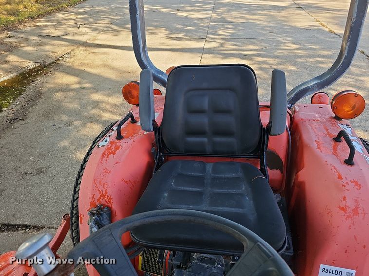 image for item DQ1188 1991 Kubota B2150HSD  MFWD tractor