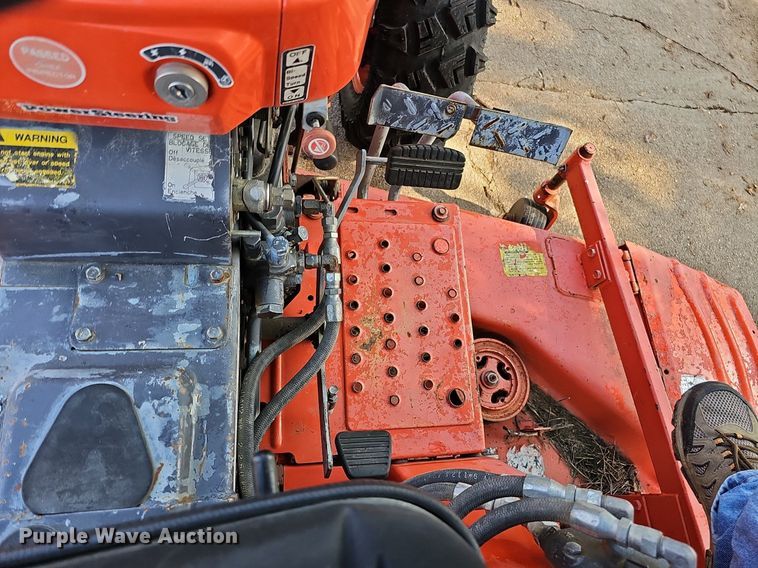 image for item DQ1188 1991 Kubota B2150HSD  MFWD tractor