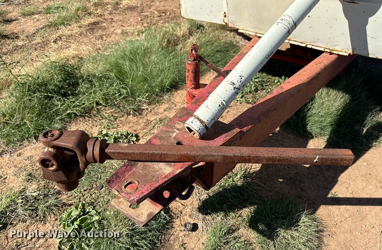 image for item DQ1456 International 1150  feed grinder/mixer