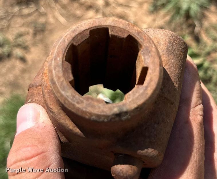 image for item DQ1456 International 1150  feed grinder/mixer