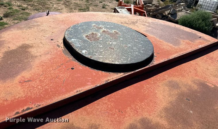 image for item DQ1456 International 1150  feed grinder/mixer