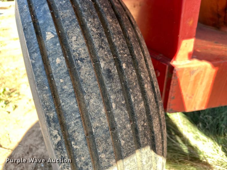 image for item DQ1456 International 1150  feed grinder/mixer