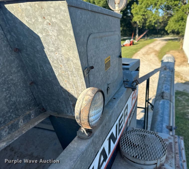 image for item DV1046 Gleaner F2  combine