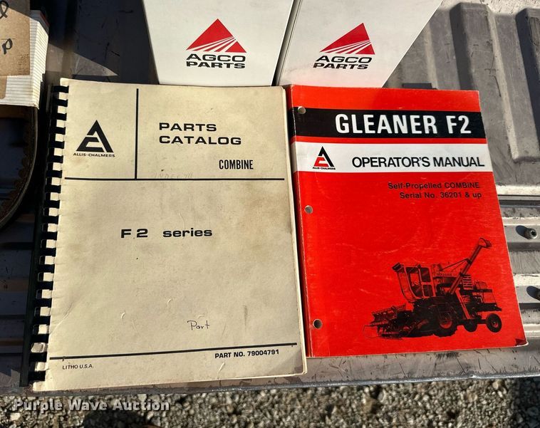 image for item DV1046 Gleaner F2  combine