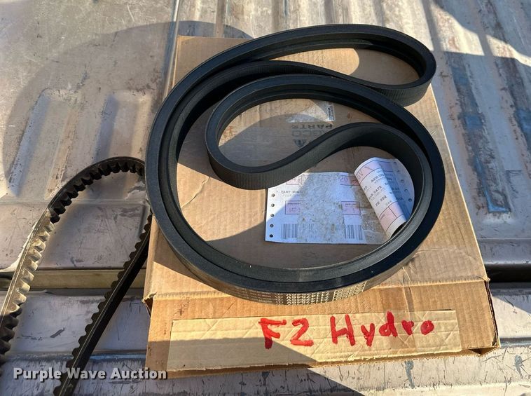 image for item DV1046 Gleaner F2  combine