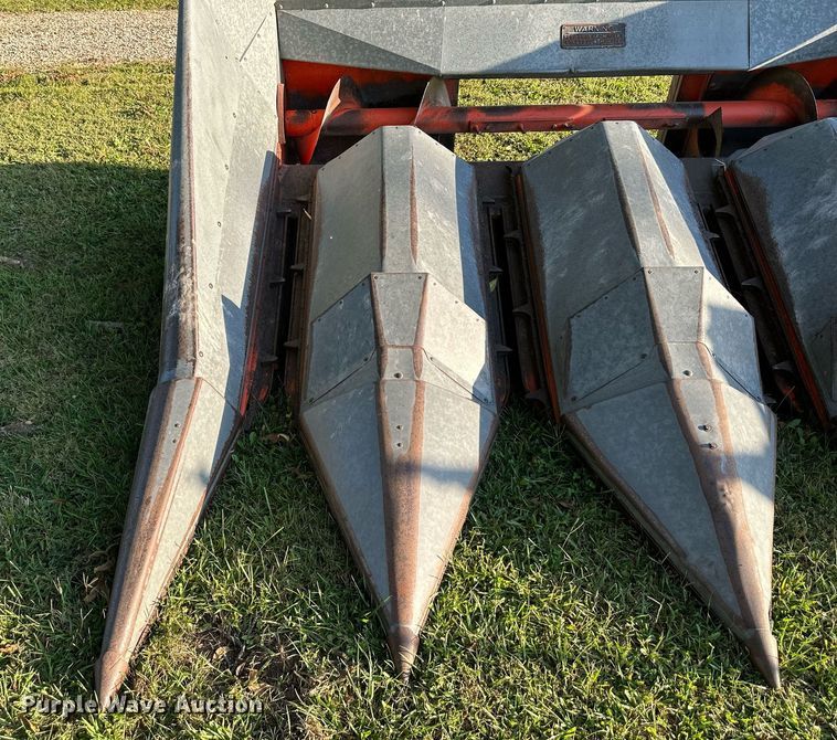 image for item DV1048 Allis Chalmers 430  corn head