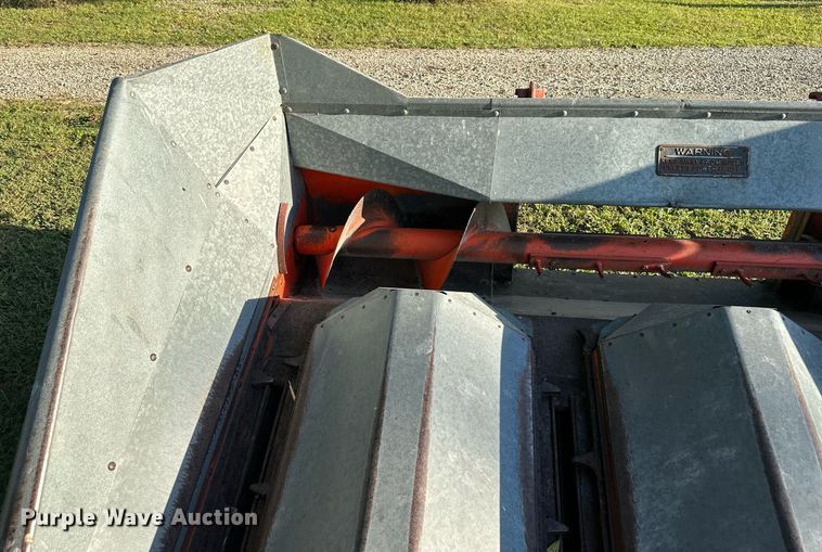 image for item DV1048 Allis Chalmers 430  corn head